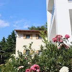 公寓式酒店 Midum Luxuryapartments Con Giardino 特伦托