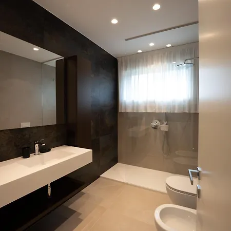 公寓式酒店 Midum Luxuryapartments Con Giardino 4*