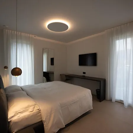Midum Apartments Con Giardino Aparthotel 4*