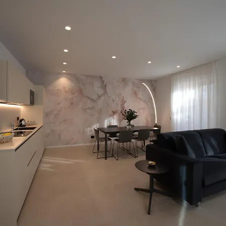 Aparthotel Midum Luxuryapartments Con Giardino 4*