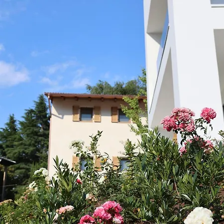 Aparthotel Midum Luxuryapartments Con Giardino Trient
