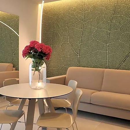 Midum Apartments Con Giardino