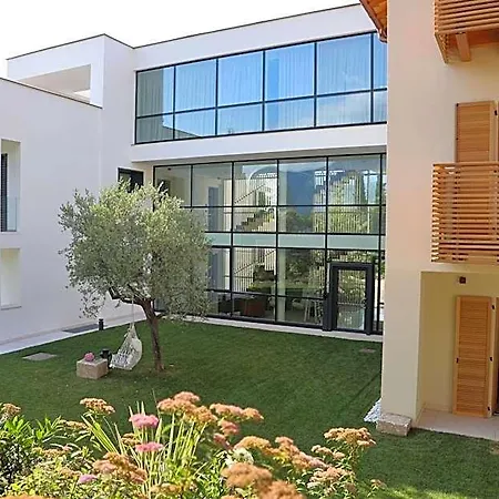 Aparthotel Midum Apartments Con Giardino Trento