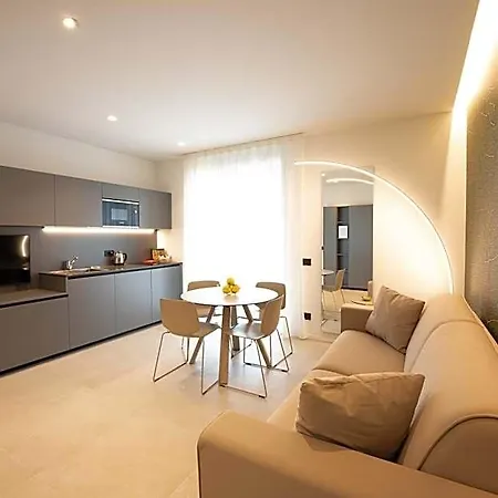 Aparthotel Midum Apartments Con Giardino 4*