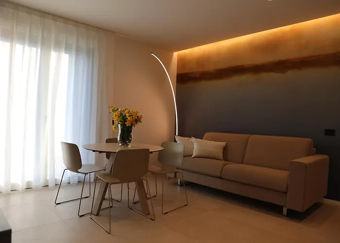 Midum Luxuryapartments Con Giardino מלון דירות טרנטו