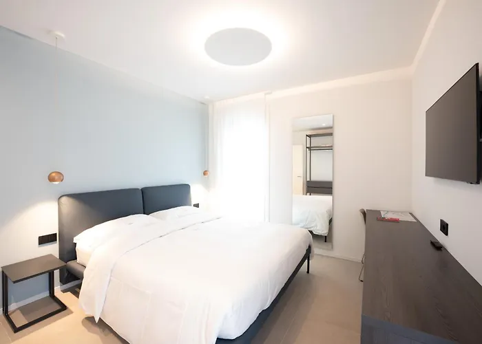 Midum Luxuryapartments Con Giardino טרנטו